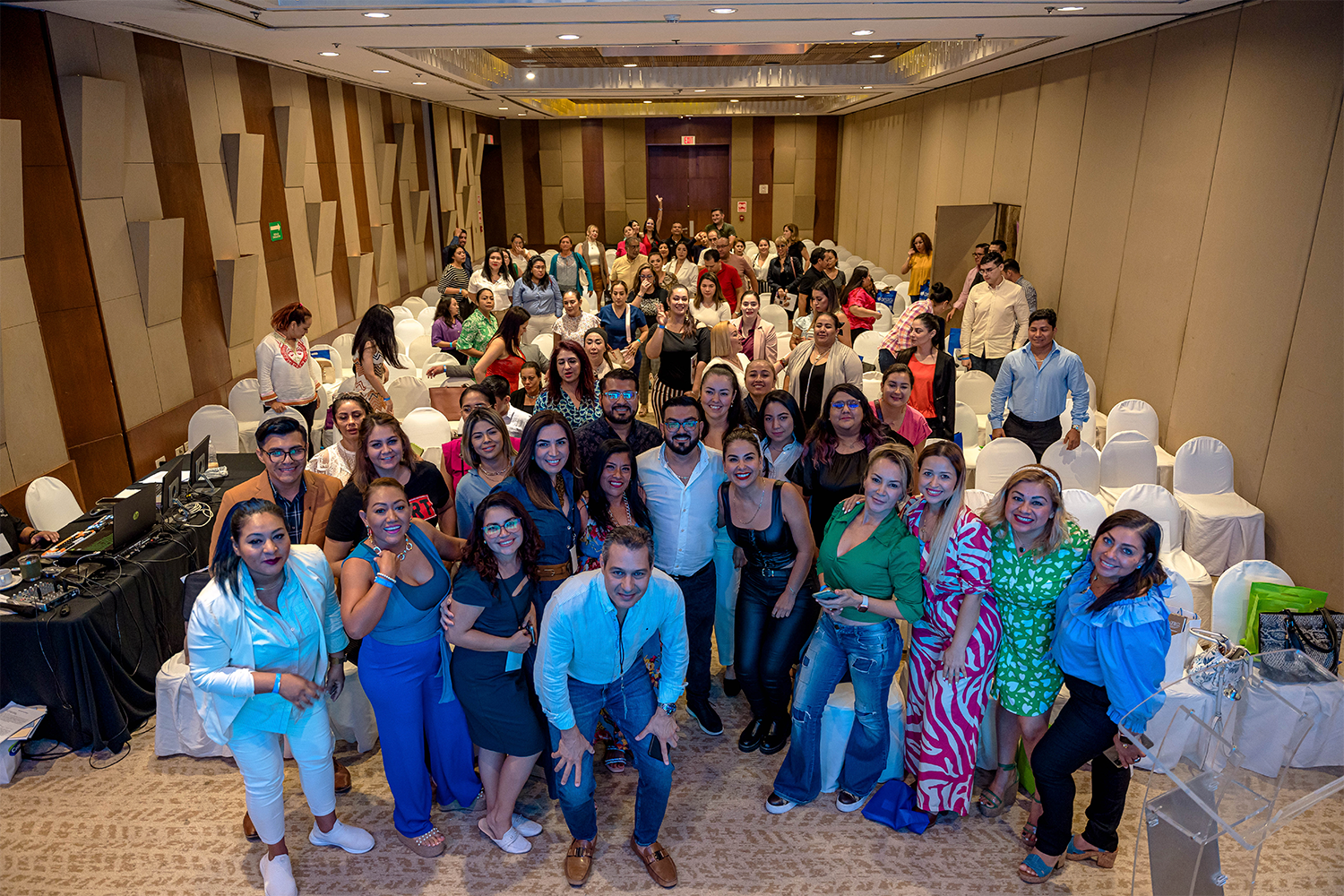 Foto grupal de los asistentes y ponentes del congreso CIMEC 2023.