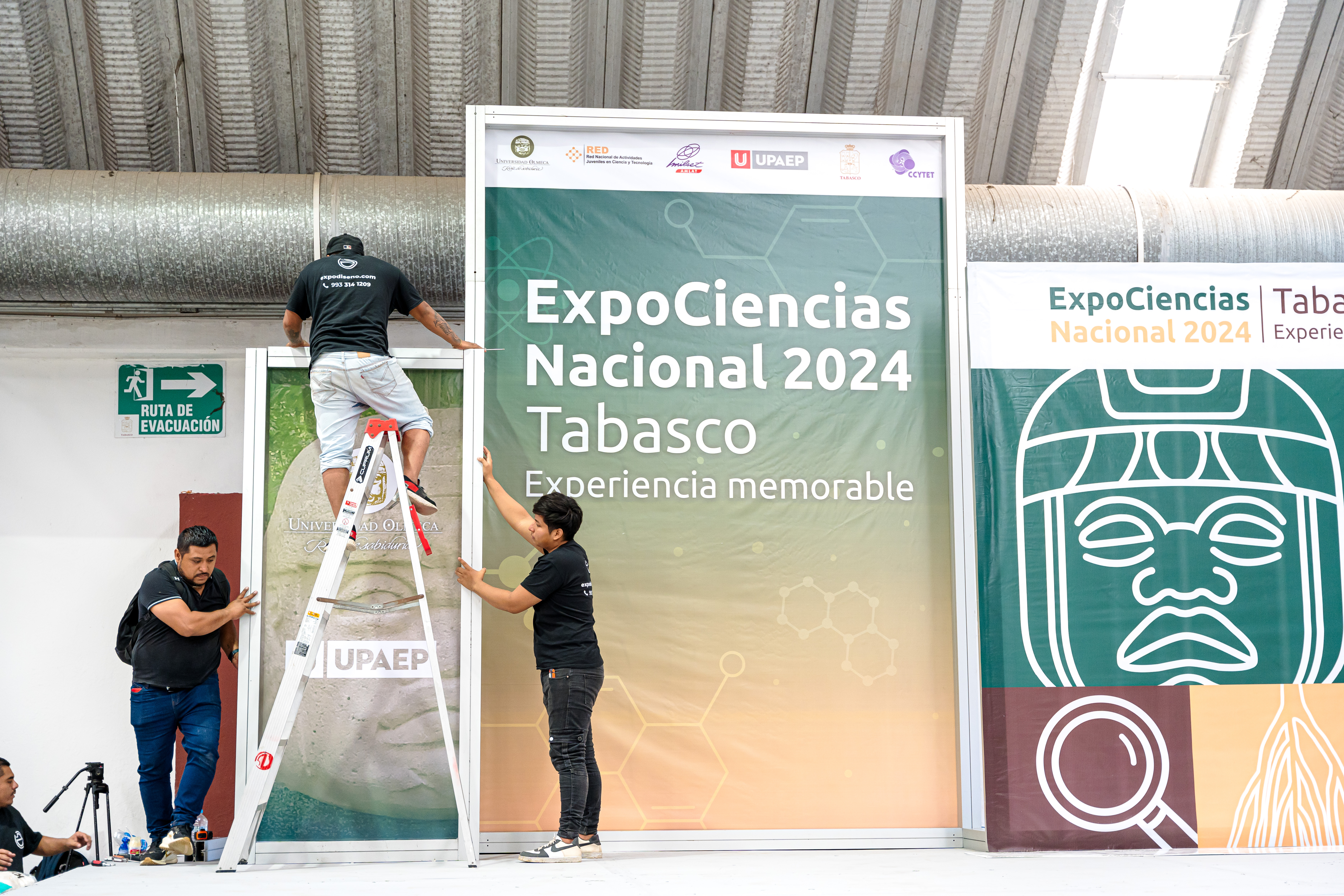 Proceso de montaje para ExpoCiencias Nacional Tabasco 2024