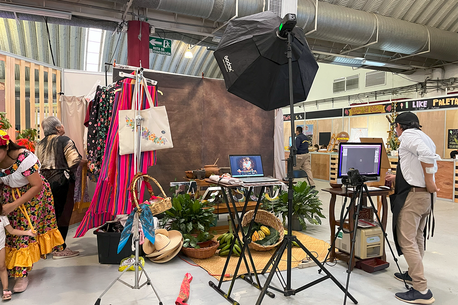 Set de grabación y fotografía profesional instalado por Expodiseño dentro del festival.