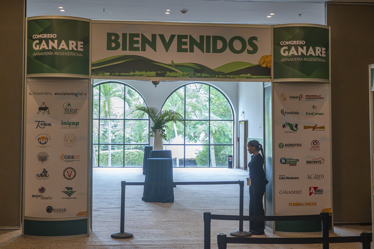 Arco de acceso y bienvenida de GANARE 2025