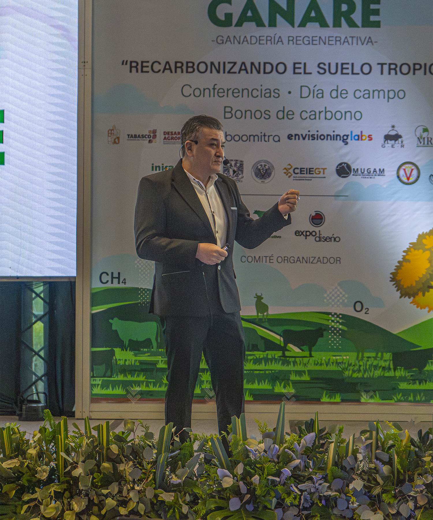 Conferencista durante GANARE 2025