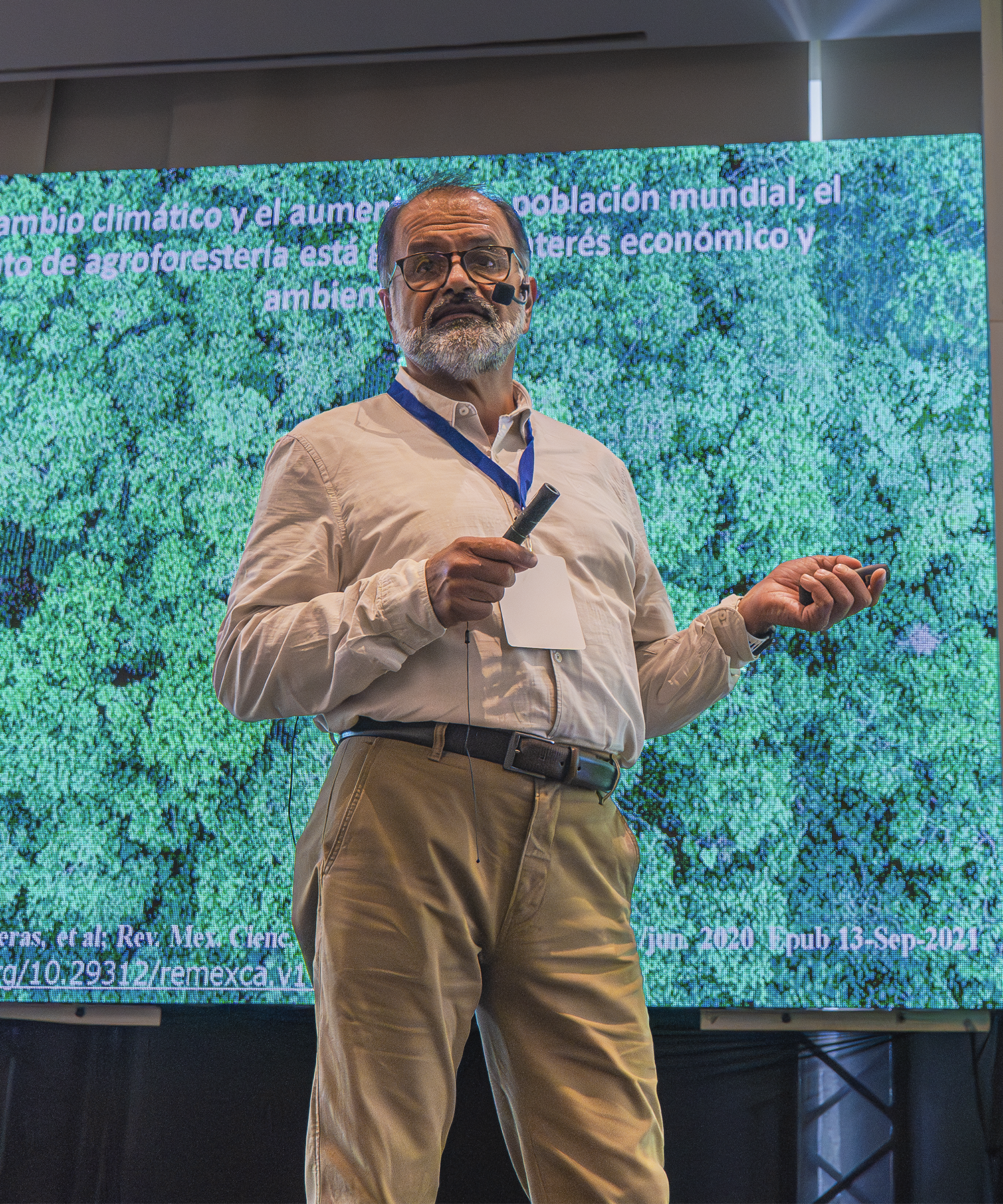 Conferencista durante GANARE 2025