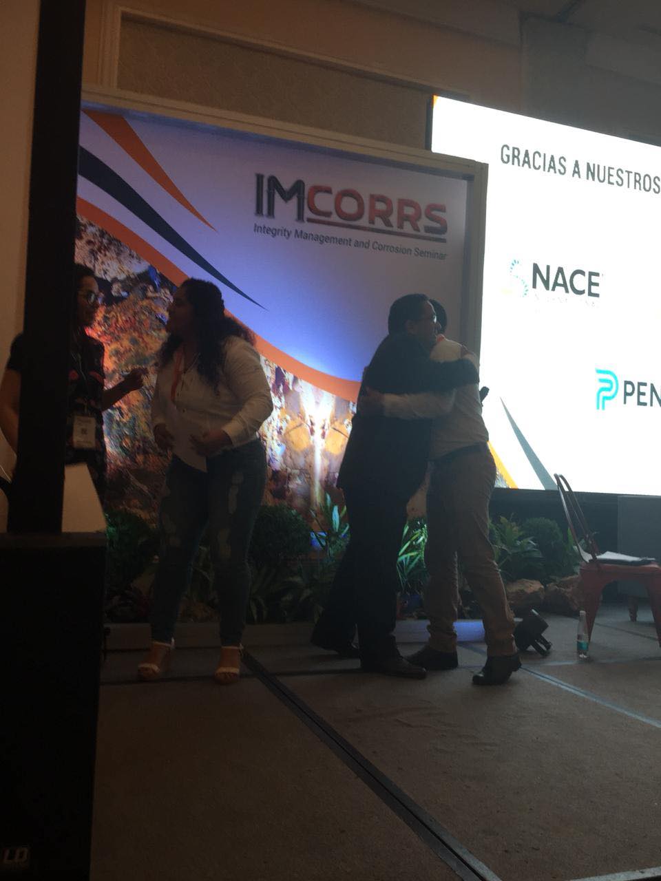Branding institucional de IMCORRS 2018 en escenario