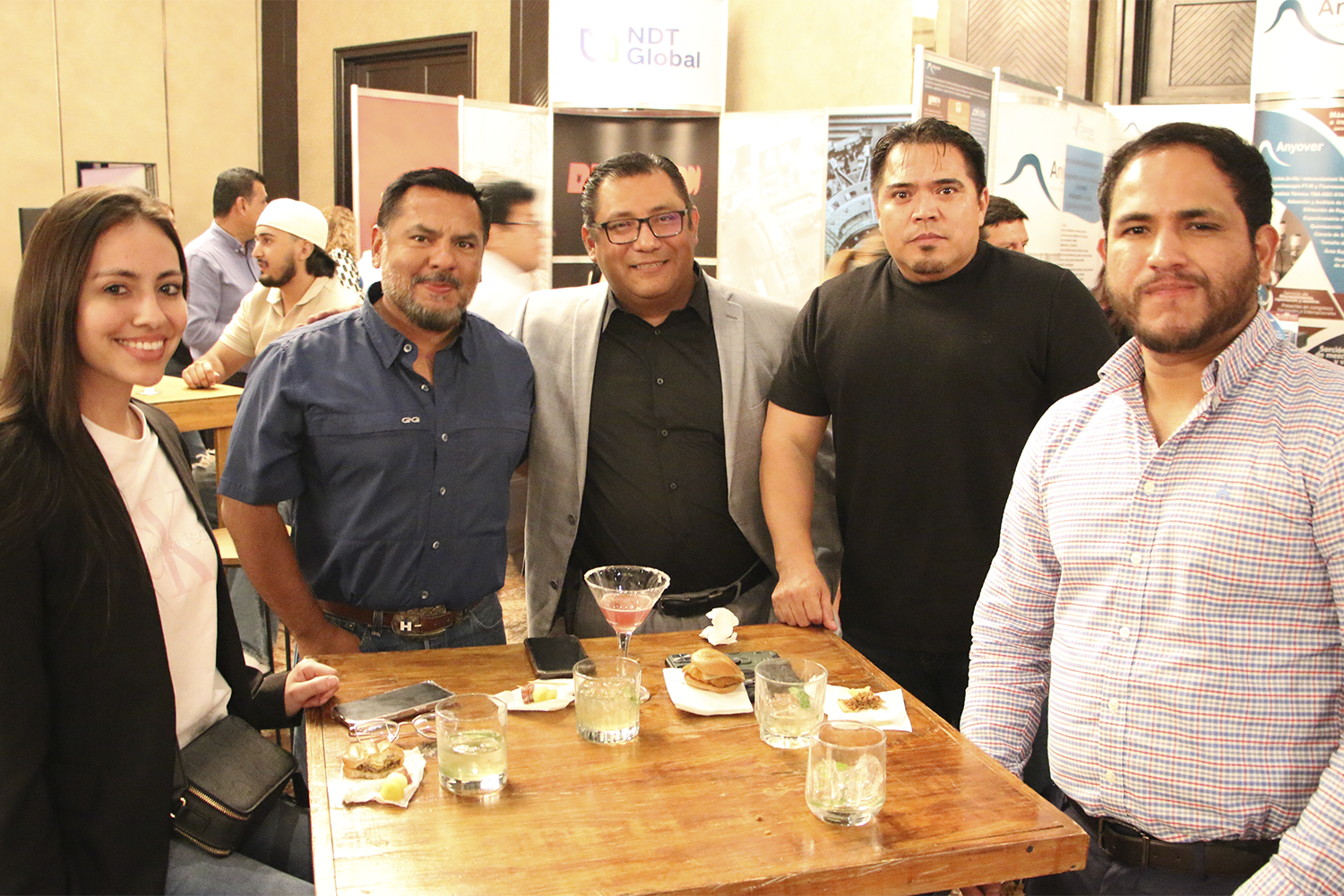 Cierre social del evento N-CORRS 2025